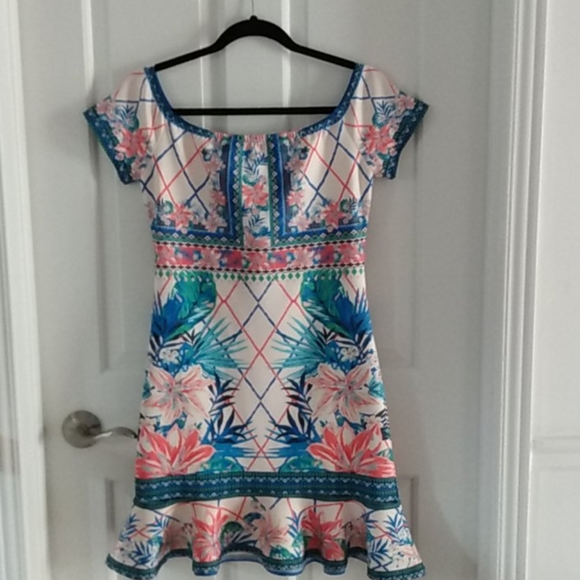 Dress - Picture 3 of 3